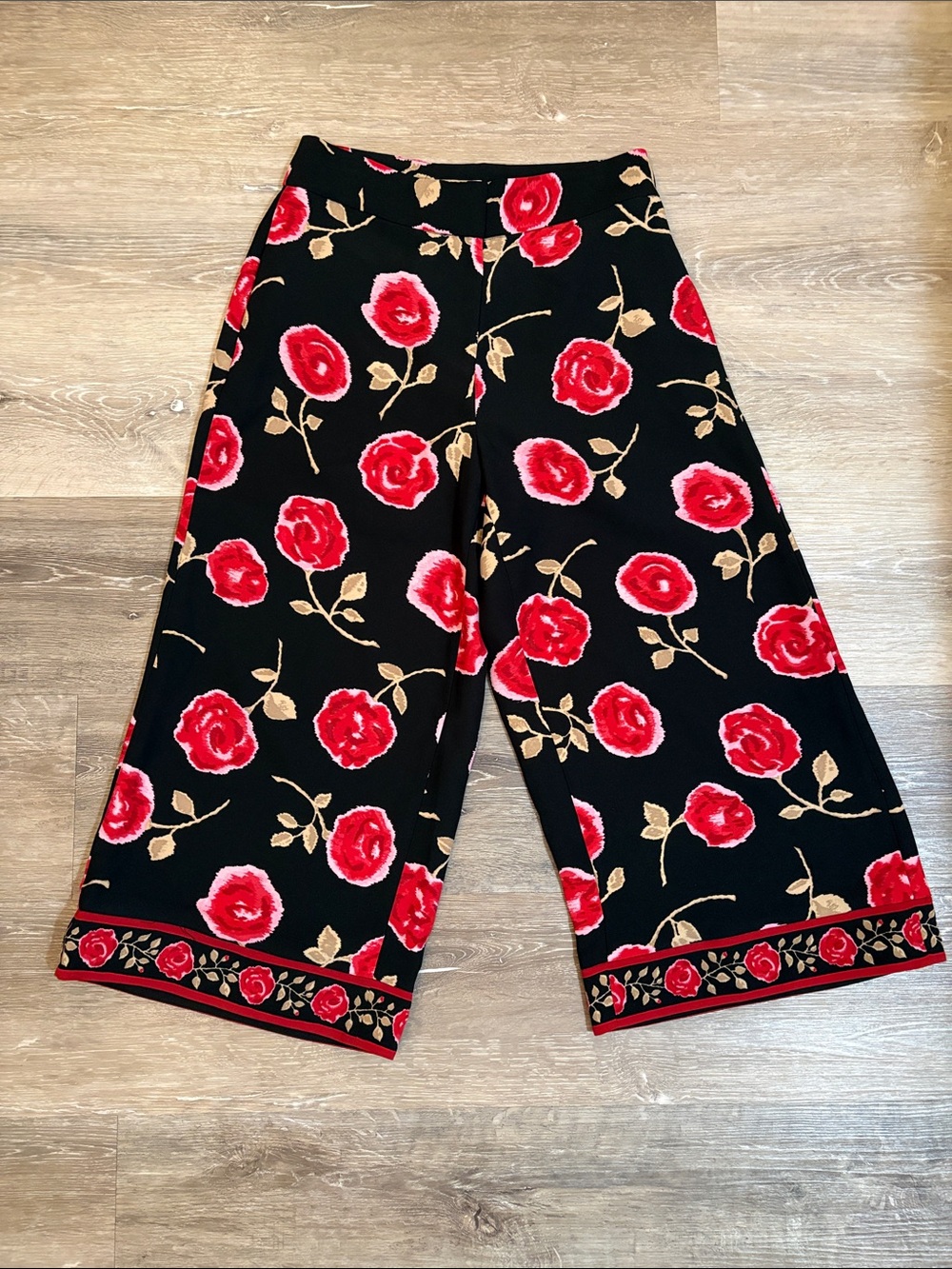 kate spade New York Rose Cropped Black Wide-Leg Pants with Red/Pink Rose Print